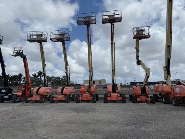 Boom lift rental Miami — 40 to 60 ft diesel boom lifts available in South Florida